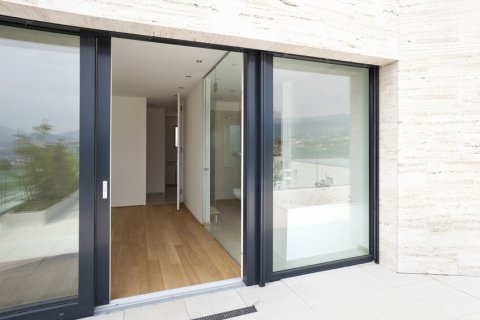Porte-fenêtre : PVC, bois, alu, quel matériau choisir ?