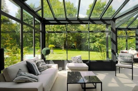 Véranda ou pergola : quelle solution est faite pour vous ?