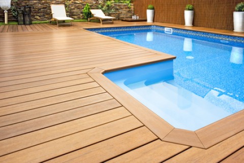 Les plages de piscine pour embellir votre bassin